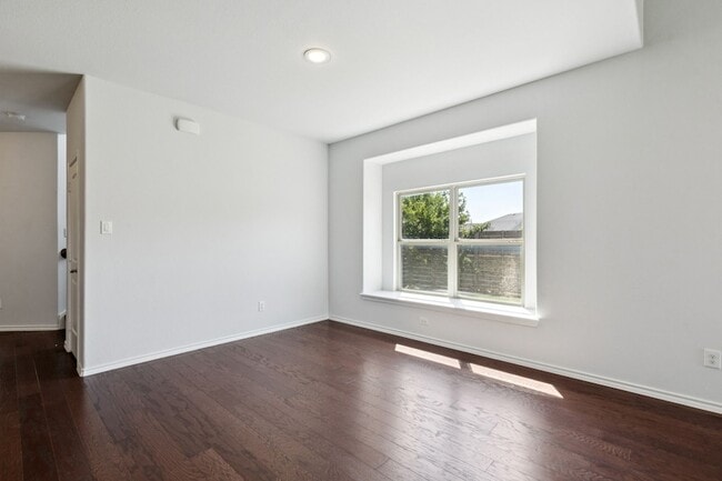 Building Photo - 109 Oakmont Dr