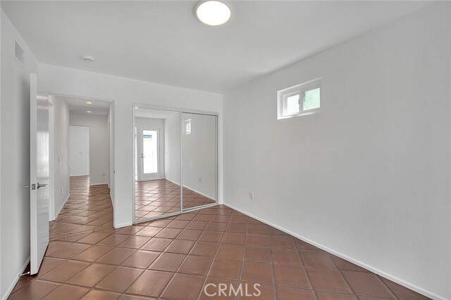 Building Photo - 310 Bayview Dr