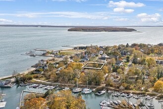 Building Photo - 640 Orchard St