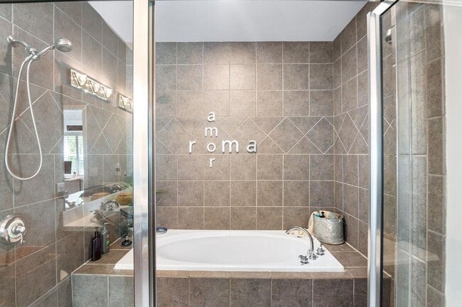 Building Photo - 230 Bradberry St SW