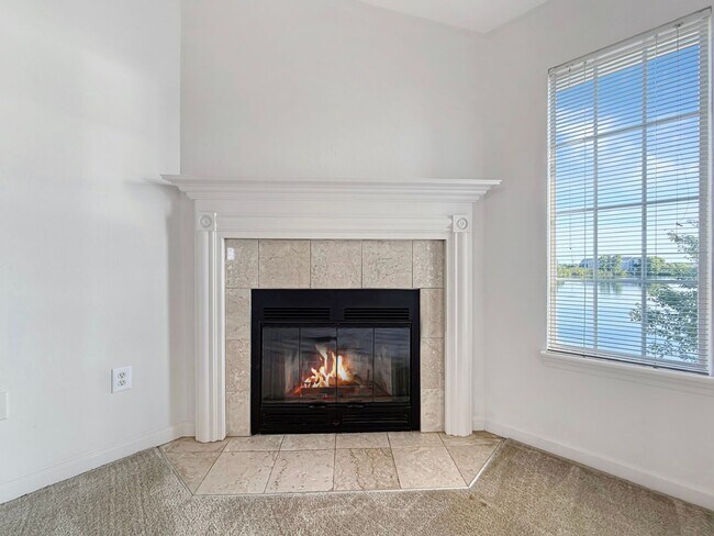 Building Photo - Luxurious Lakeside Living: Spacious 2-Bedr...