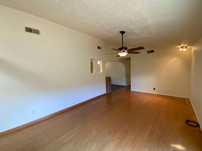 Building Photo - 4 Bedroom Single Story Home Available Near Tramway Blvd NE & Copper Ave NE!
