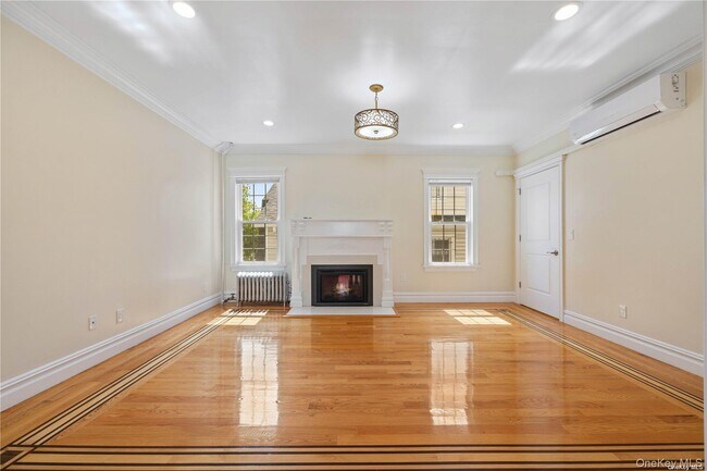 Building Photo - 148-19 87th Ave