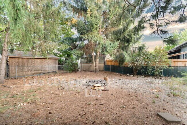 Building Photo - 1099 Woolsey Dr