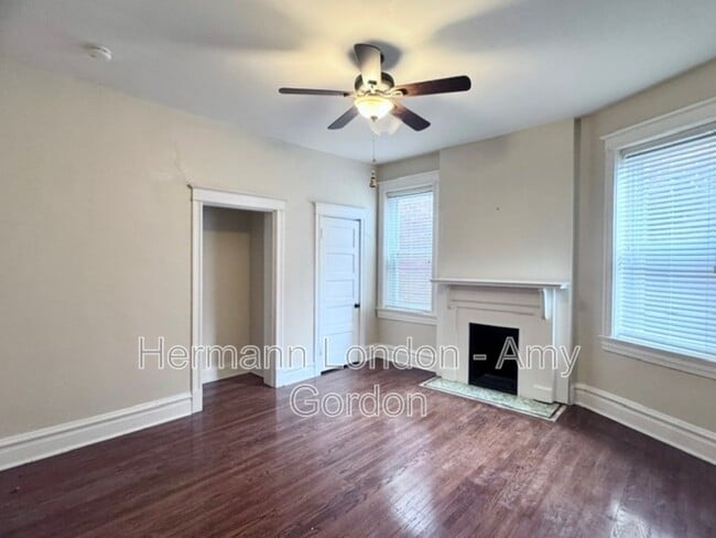 Building Photo - 2933 Victor St