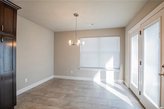 Building Photo - 3214 SW Stonepoint Ave