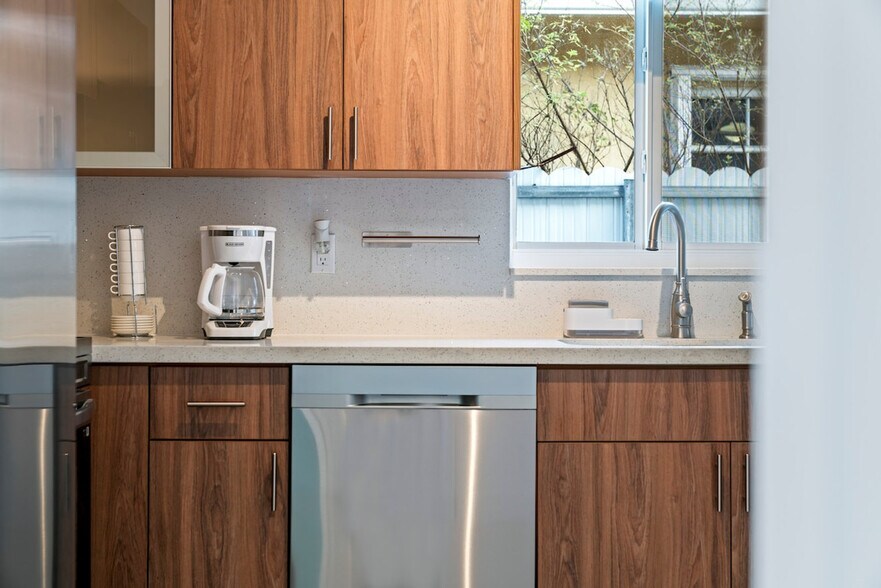 Building Photo - 2776 W 71st Pl