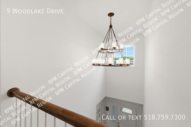 Building Photo - 9 Woodlake Dr
