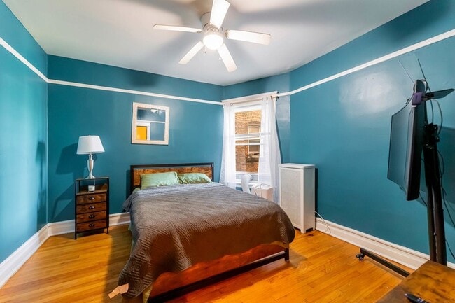 Building Photo - 6112 S St Lawrence Ave