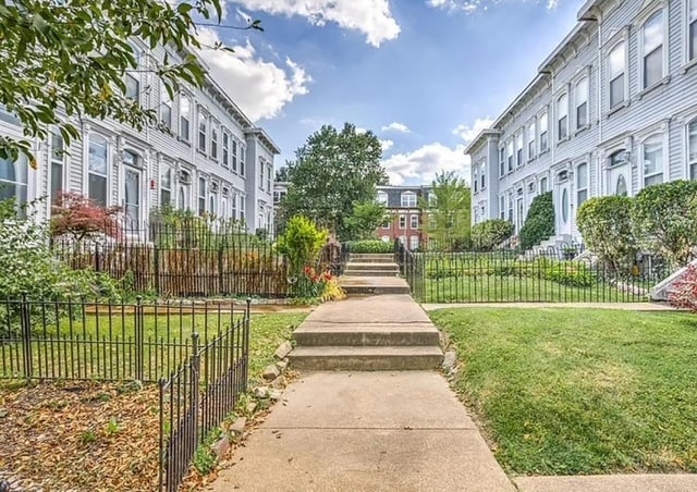 Building Photo - 2321 Rutger St