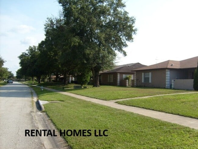 Building Photo - Patio Home with 3 Bedroom and 2 Bathrooms,...