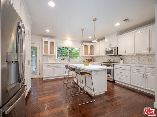 Building Photo - 5417 Allott Ave