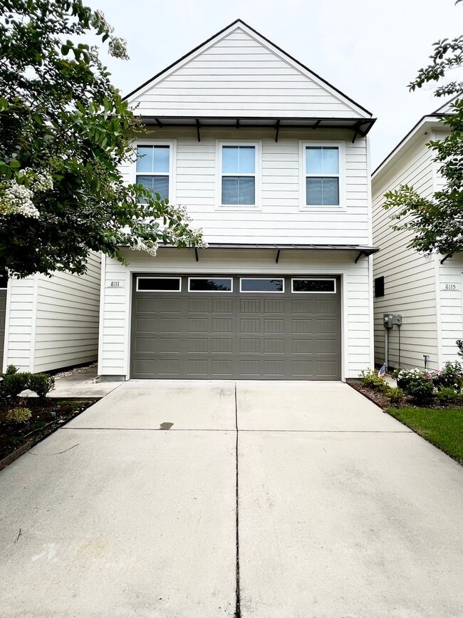 Building Photo - 8111 Stonelake Cir Ave E