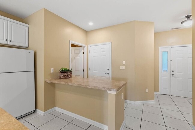 Building Photo - 1325 Stone Rd