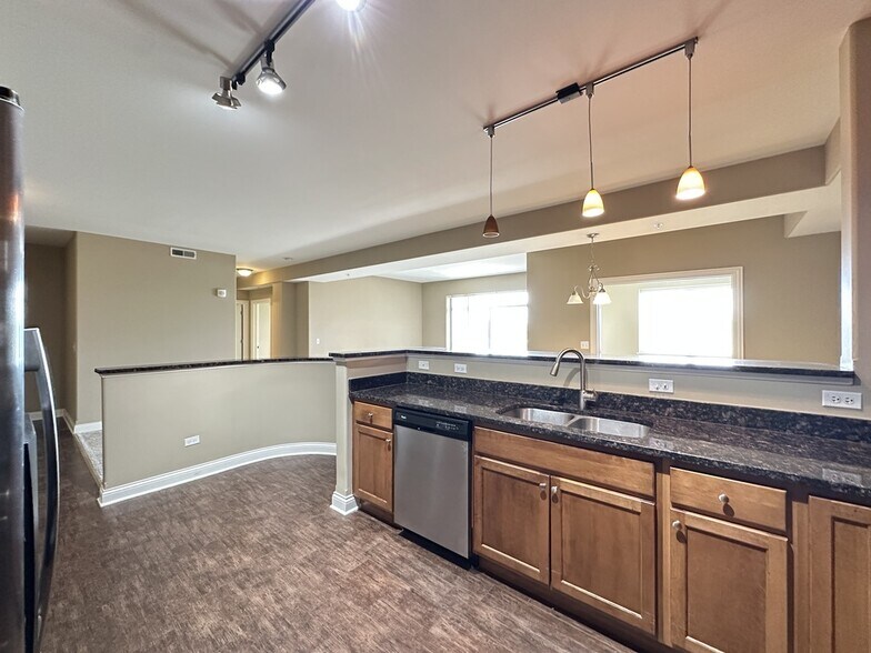 Building Photo - 2 Itasca Place