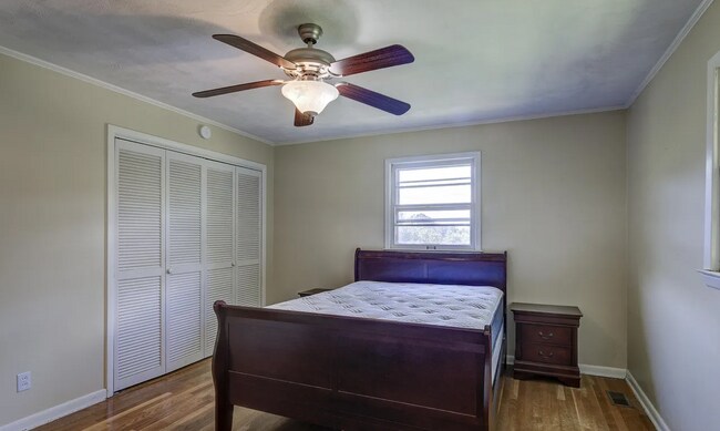 Building Photo - 223 Sequoyah Dr