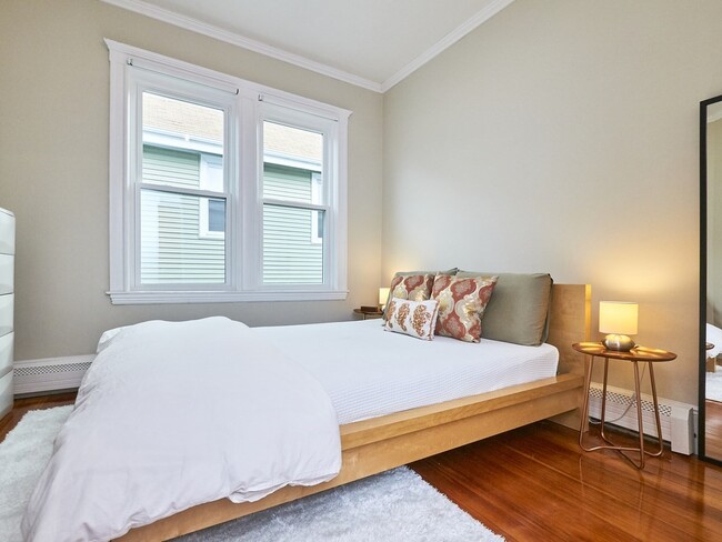 Building Photo - 12 White Ave