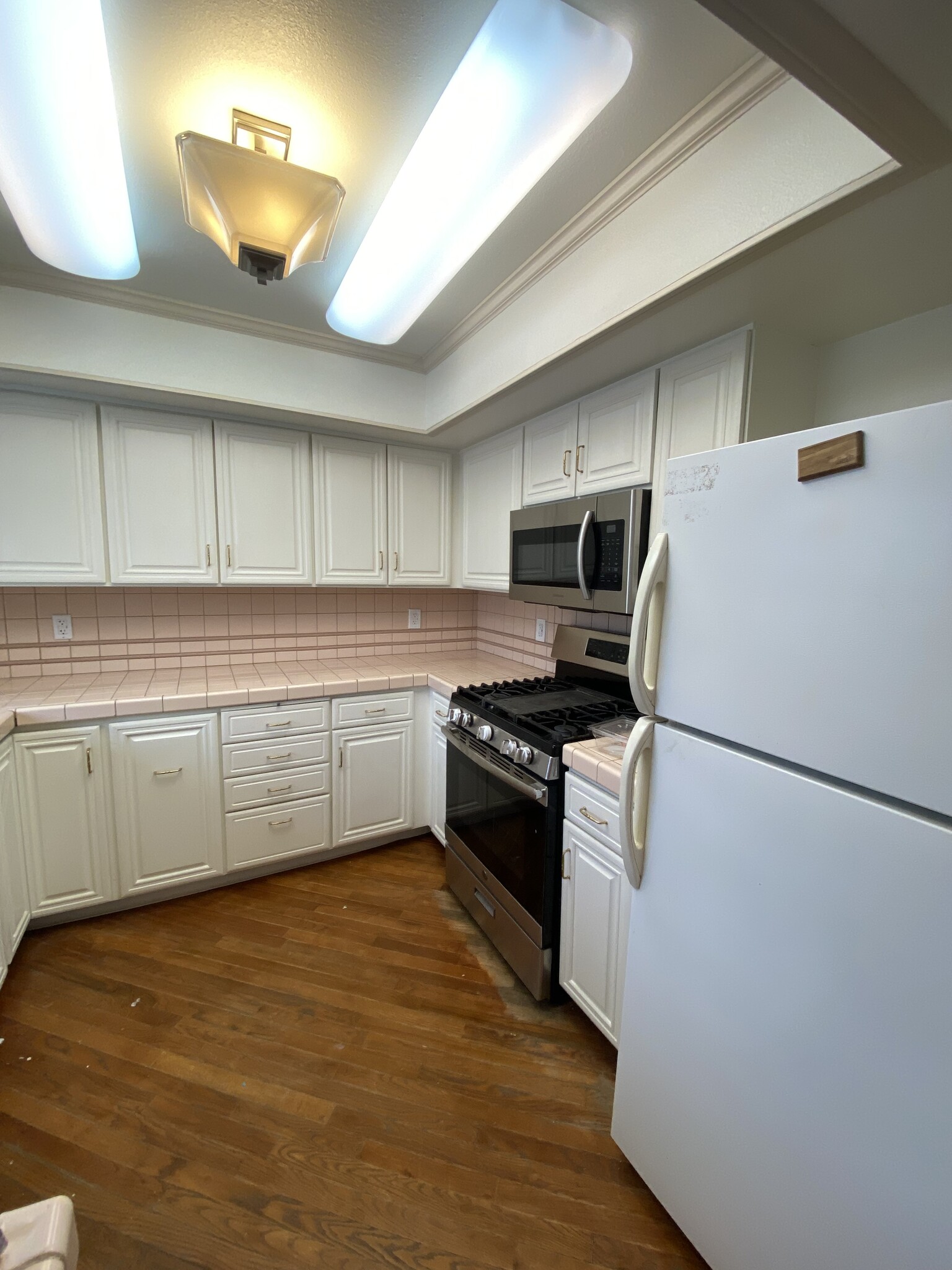 Kitchen - 1818 Greenfield Ave