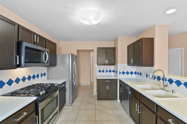 Building Photo - 9230 Eaglewood Spring Dr