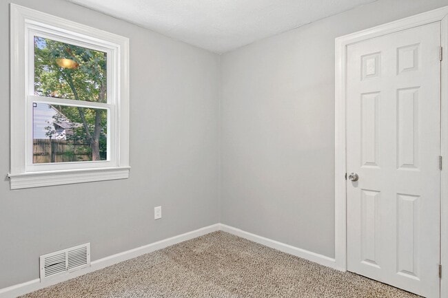 Building Photo - Spacious 3 Bedroom, 1 Bath Home in Central Dauphin Schools!