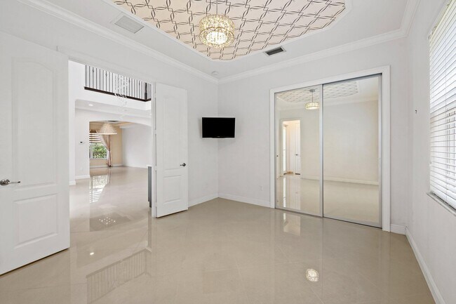 Building Photo - 9980 Edgewater Ct