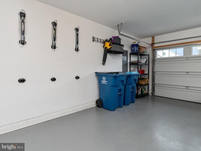 Building Photo - 235 Bayberry Dr