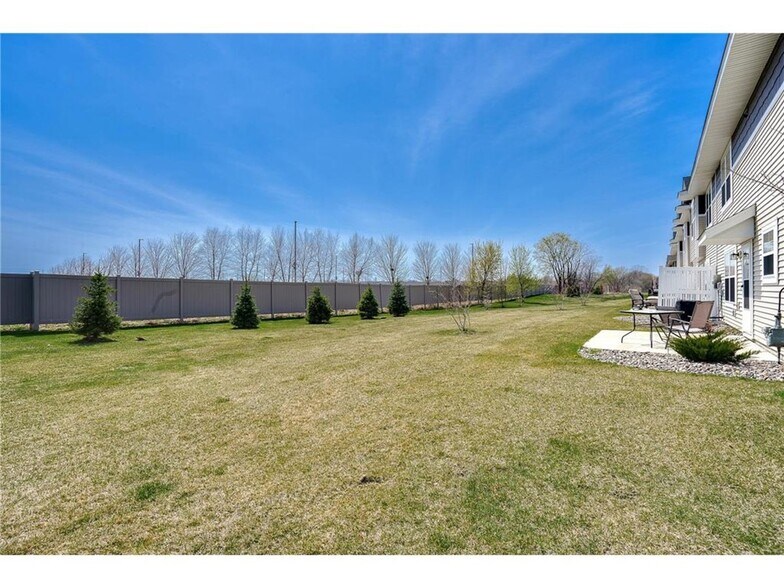 Building Photo - 2128 Ada Dr