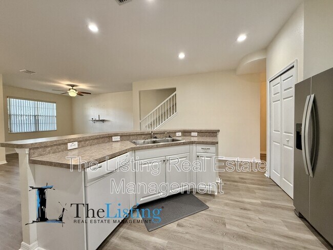 Building Photo - 4052 Alan Dr