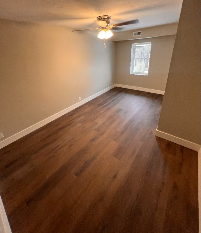 Building Photo - 110 Main St