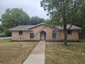 Building Photo - 7501 Deaver Dr