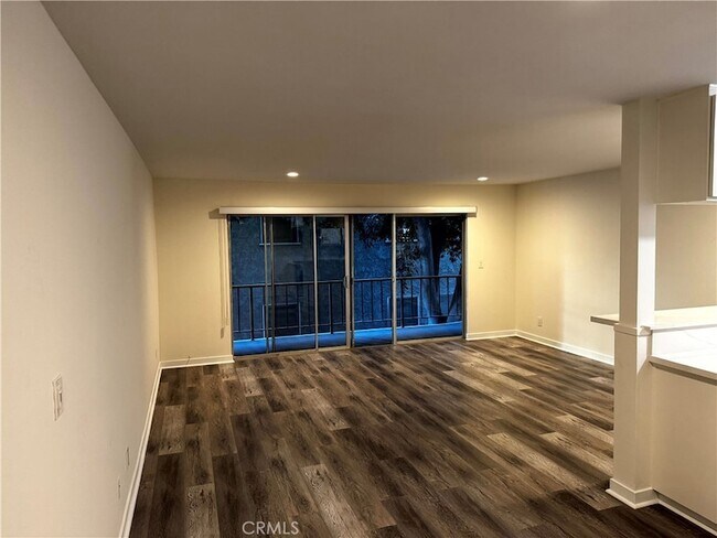 Building Photo - 280 Molino Ave