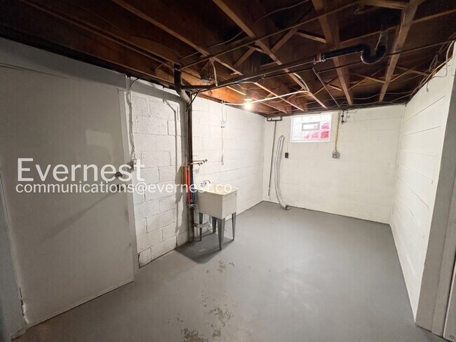 Building Photo - 638 Garden City Dr