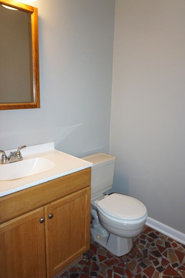 Building Photo - For Rent – Central Jonesboro Home - 3 bedr...