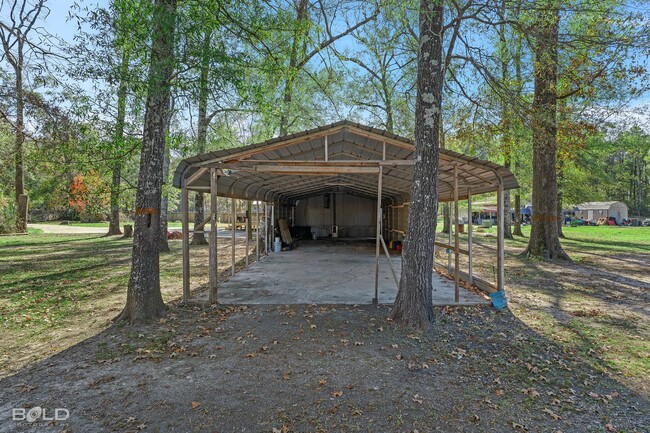 Building Photo - Country LIving!!