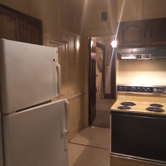 Building Photo - 467 W William St