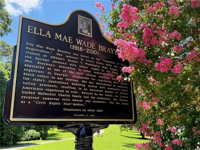 Building Photo - 161 Stanhope Cir NW