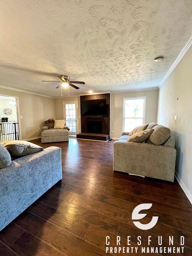 Building Photo - Bright, Easy-Living Home You’ll Love - READY FOR YOUR MOVE IN TODAY!