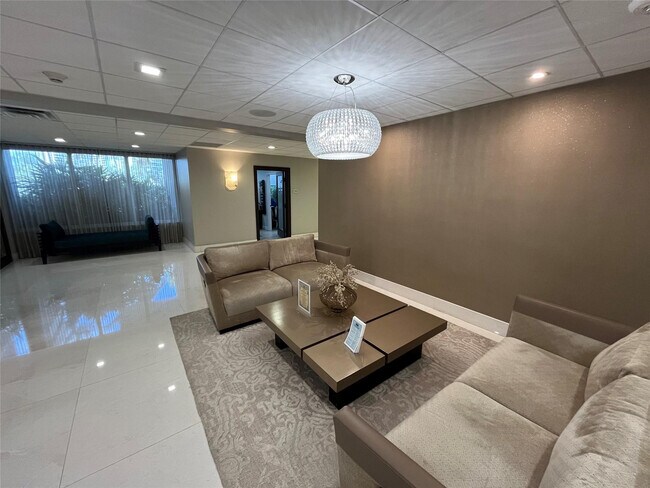 Building Photo - 3500 Galt Ocean Dr