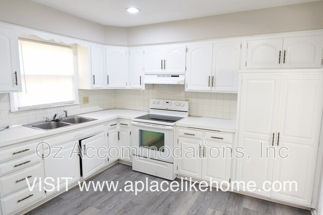 Building Photo - 8206 W 57th Terrace