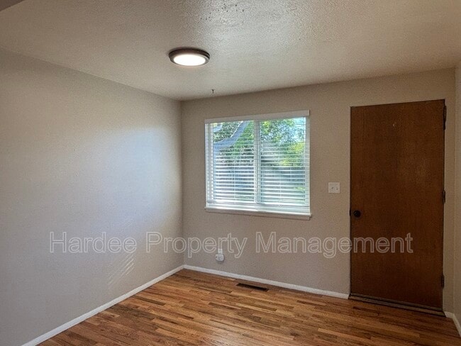 Building Photo - 1500 Brooklawn Dr