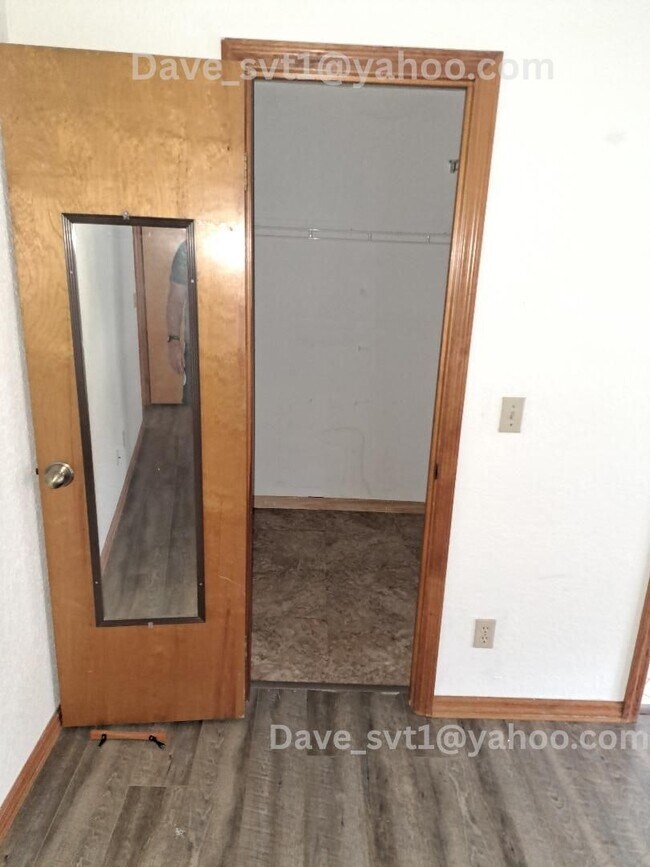 Building Photo - 8055 SW 53rd Ct