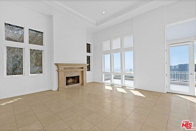 Building Photo - 16646 Cll Brittany