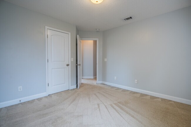 Building Photo - 157 Outpost Trl