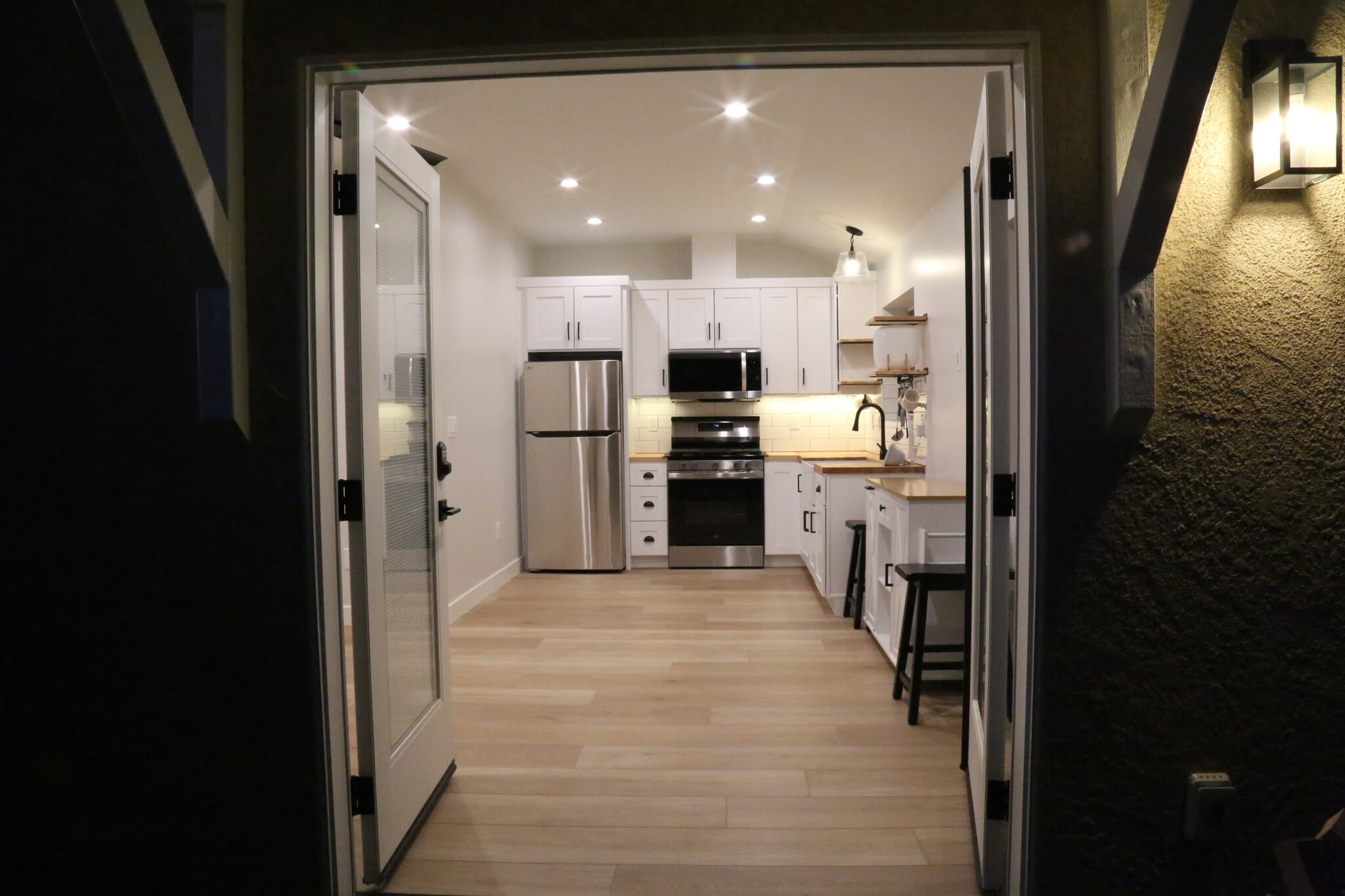 Building Photo - 831 Cambridge Dr