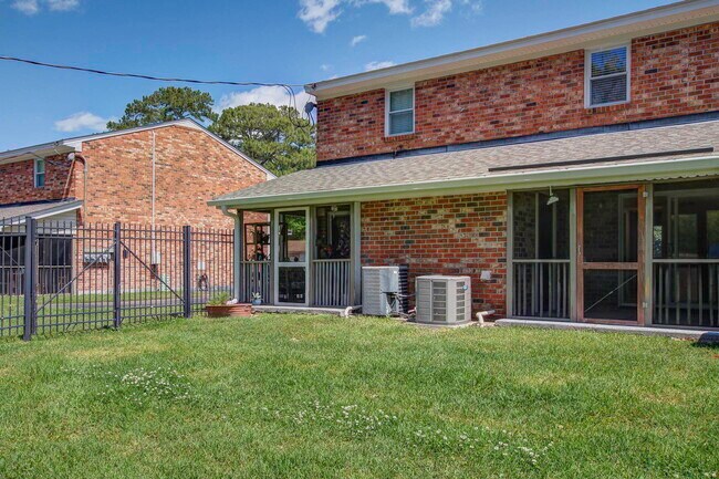 Building Photo - 1836 Mepkin Rd