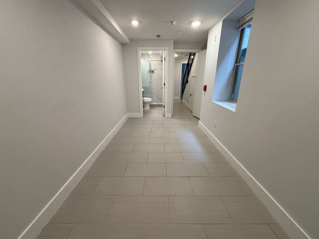 Building Photo - 2347 N 6th St