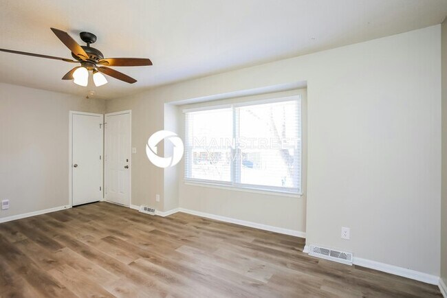 Building Photo - 3 Bedroom Pet-Friendly Home in KANSAS CITY, MO with Main Street Renewal