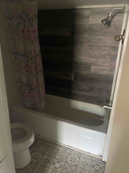 Building Photo - 2331 Dorminey St