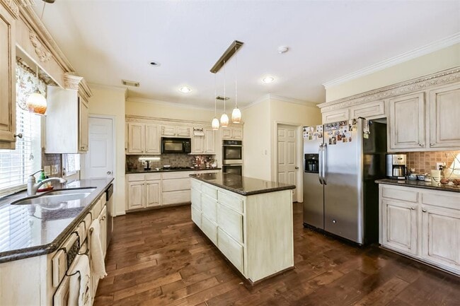 Building Photo - 1306 N Gabriel River Cir