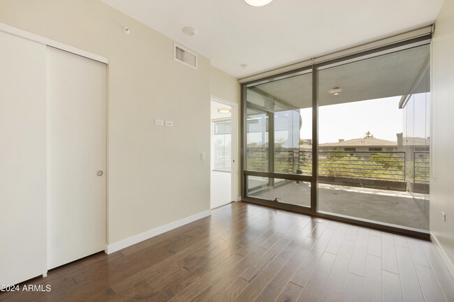 Building Photo - 7120 E Kierland Blvd